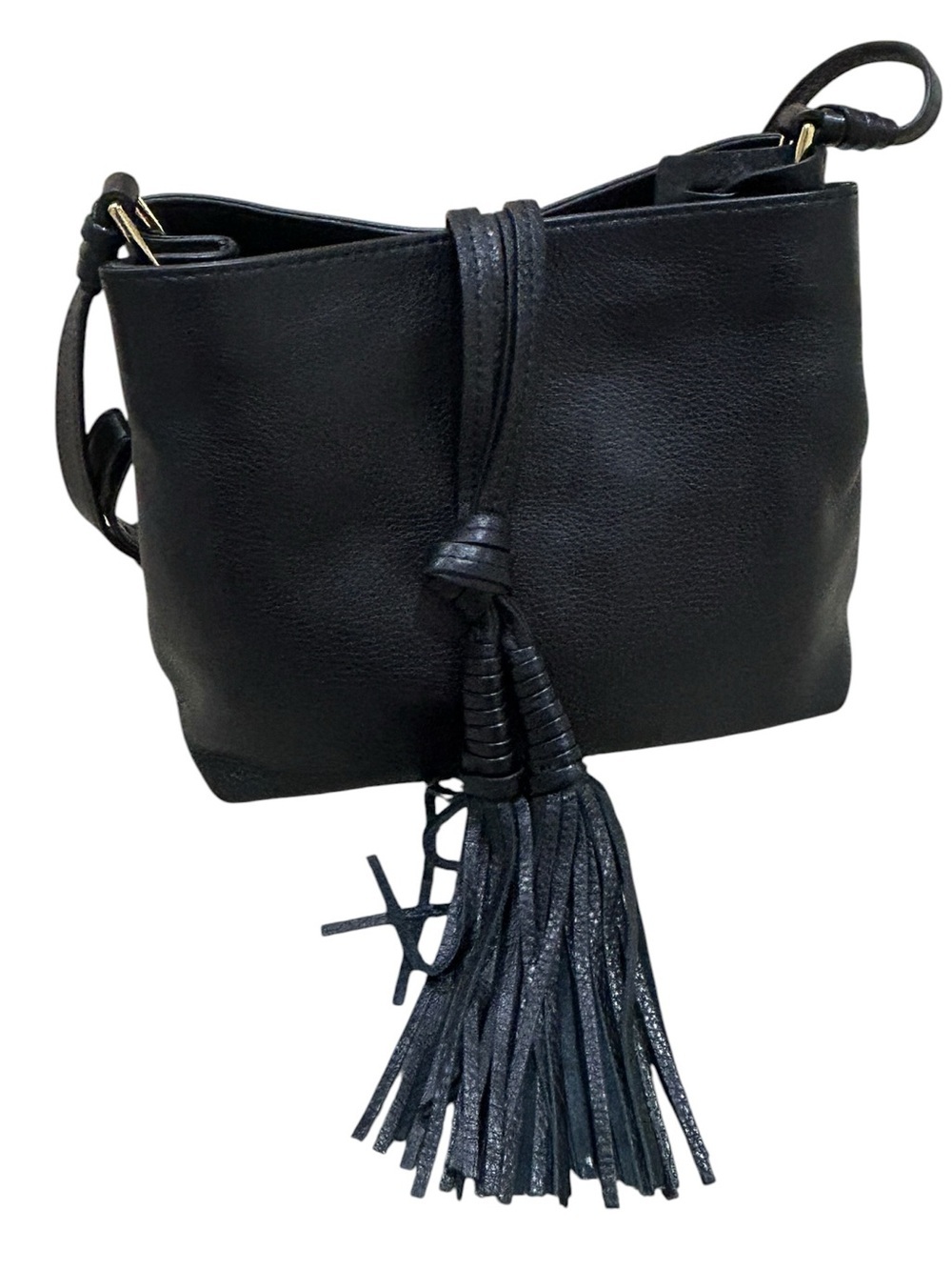 Vince Camuto Taro black 100% geniune Leather Tassel Crossbody Bag gold hardware